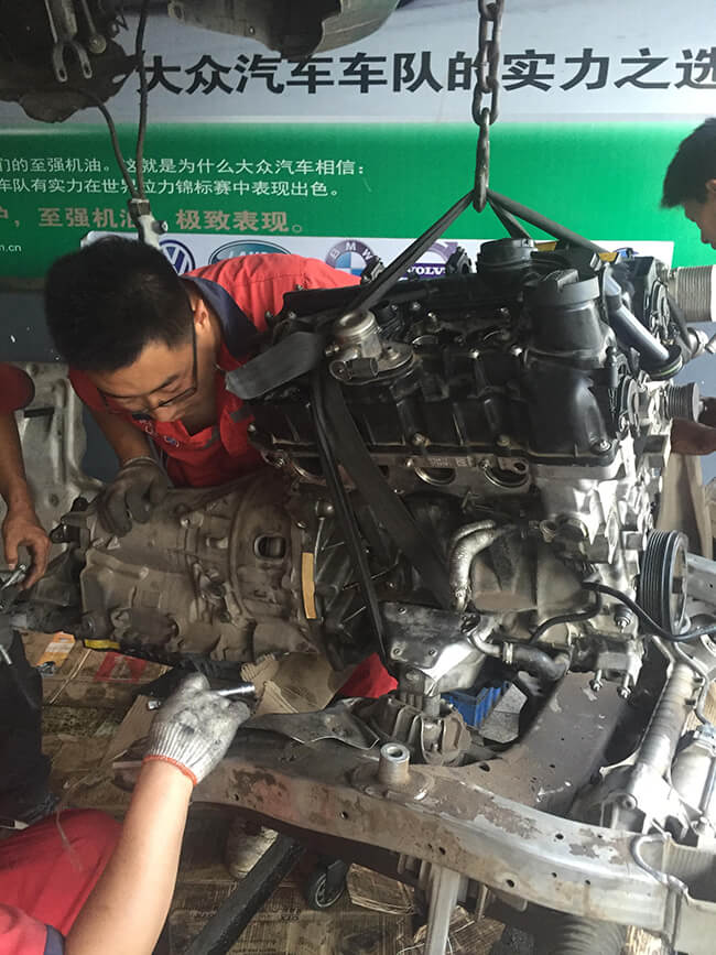 停車(chē)時(shí)，先熄火還是先關(guān)空調(diào)？