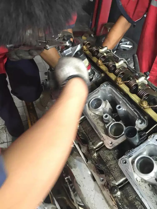剎車片磨損感應(yīng)是什么原理？
