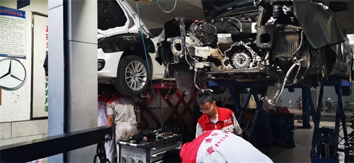 濟(jì)南沃爾沃汽車維修哪家好，汽車凹陷可以上哪維修？